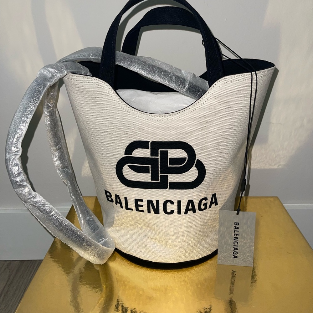 Balenciaga wave tote medium